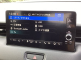 HondaCONNECT対応の便利なナビディスプレー。お持ちのスマートフォンと連携して、ナビやBluetoothでの音楽再生が可能です。デザインはもちろん、操作性も良好です。
