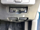 ETCは運転席右膝元に埋め込まれておりますので運転の邪魔にもなりません。