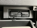 ETC車載器付きです♪高速道路をスイスイと通過!で、キャシュレス!クルマは料金所をノンストップで通過することができます☆