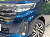 【LEDヘッドライト】悪天候や夜間走行時も良好な視界を確保し安心して運転できる高輝度LEDヘッドライトを装備!点灯速度が早く、消費電力も抑えられています。