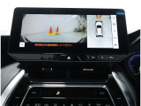 パノラミックビューモニター装備!トップビュー&フロントビュー・車両に取り付けたフロント、サイド、バックカメラの映像を合成して画面上に表示させることで、低速時の運転を補助する装置です。
