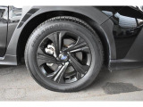 純正17インチアルミホイル/タイヤサイズは225/60R17です