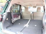 お車選びをお楽しみ頂けるよう、在庫車の展示スペースを十分に確保しております。