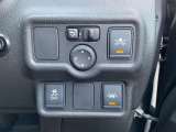 衝突被害軽減ブレーキ、車線逸脱警報装置で運転をサポートします。