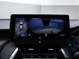 パノラミックビューモニター付きです。車両を上から見たような映像をディスプレイオーディオ画面に表示。運転席からの目視だけでは見にくい、車両周辺の状況をリアルタイムでしっかり確認できます。