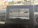 カーナビ付きです。カーナビの機能や保証につきましては、担当スタッフまでお尋ねください。