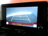 【バックモニター】・・・気になる後ろの見通しも、車庫入れに大活躍☆運転が困難な場所でも、しっかりサポート!心強い味方のモニターです♪