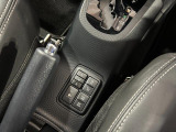 痛みの出やすい運転席シートの角、フロアマット、座面、ともに良好です