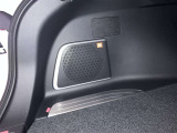 音響効果に優れたJBLスピーカー付きです。