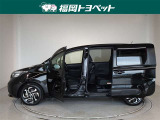 両側パワースライドドア付きだから、狭い駐車スペースなどでの 乗り降りラクラク!小さなお子さまのいるご家庭には嬉しい装備。