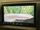 【バックカメラ】駐車時に後方がリアルタイム映像で確認できます。大型商業施設や立体駐車場での駐車時や、夜間のバック時に大活躍!運転スキルに関わらず、今や必須となった装備のひとつです!
