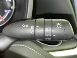 【オートライト】車外の明るさに応じて自動的にライトの点灯・消灯をしてくれます