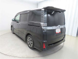 展示車はお客様のお住いの近くのネッツトヨタ石川のお店まで移動も可能です。最寄りの店舗までお気軽にご相談ください。