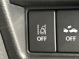 【車線逸脱警報】道路上の白(黄)線を認識し、意図せず走行中の車線からはみ出しそうになった時、メーター内の警告灯とブザーで注意喚起してくれる安心・安全機能です♪
