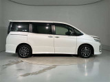 納車前に当社メカニックによる『プロの視点』で、お車を安全かつ安心して気持ち良くお乗り頂くために●エンジンオイル●オイルフィルターを新品に交換して納車します!無料TEL0078-6003-269666