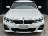BMWを熟知したメカニックによる、360度の納車前点検。ドイツ本国と同様の教育・訓練を受けたメカニックが徹底的に点検、整備した後にお客様にお引渡しします。
