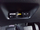 ETC付。高速道路の料金所はキャッシュレスで通過です。サービスエリア等にあるスマートインターの出入りも利用可能でとっても便利。ご納車後すぐにお使い頂けるようセットアップしてのお渡しとなります。