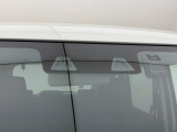 障害物を感知して、衝突の可能性がある場合、運転者へ警告音を発したり、衝突の可能性が高い場合、ブレーキの補助操作を行い、減速して衝突被害を軽減するシステムです。