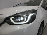 LEDヘッドライトを装備しています。光軸のはっきりした明るいヘッドライトは暗い夜道で効力を発揮します!