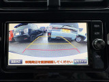 【バックモニター】後ろのカメラの映像がモニターに映し出されるので、後方の見えない死角や、障害物との距離感などもしっかり安全確認することができます。