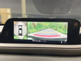【360&deg;ビューモニター】専用のカメラにより、上から見下ろしたような視点で360度クルマの周囲を確認することができます☆死角部分も確認しやすく、狭い場所での切り返しや駐車もスムーズに行えます。