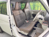 運転席シート廻りは使用感も少なく、良好な状態となっています。丁寧に使われていたことがよくわかりますね。