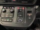 ワンアクションでスムーズな運転を支援する、エレクトリックギアセレクターに、パーキングブレーキは、電子制御パーキングブレーキです。