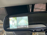 空の上から見下ろすように車の周りがルームミラ-に映されるので、駐車が苦手な方でも安心して駐車出来ます!!