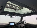 サンルーフ装備車両! 晴れやかな気分でドライブを楽しむことが出来ますよ♪