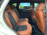 後部座席も気になるようなキズ・汚れやへたり等、大きなダメージはなく、良好な状態です。