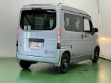 プライバシーガラスが装備されています。外を見るときには気にならずに、後方車両からは車内が見えにくくなってます