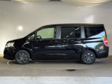 弊社のお客様からの下取車として入庫しました。外装は経過年数相応のキズや色褪せ等が有りますが、大きく目立つ物ではございません。