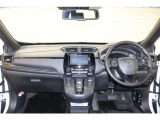 操作性に優れた運転席となります!小物入れや各ボタンの配置にこだわり、使いやすいです!座り心地もよく視認性も良好なのでロングドライブもお任せ下さい!