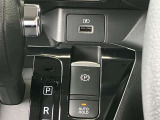 弊社で試乗車として使っていました。事故・修復暦はありませんし、内外装ともきれいな車両ですので安心してご検討頂ける1台です☆
