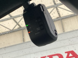 ドライブレコーダーを装備しており、走行中の映像をしっかり記録します。万が一の際の状況確認に役立つ安心装備です。