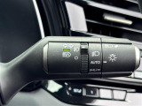 【オートライト(AUTO)】外の明るさをシステムが感知して、自動でヘッドライトが点灯します。ヘッドライトをつけ忘れを防ぐ便利機能です。