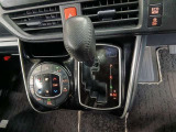 インパネシフトを採用した運転席まわりは、操作性と快適性を両立した使いやすいレイアウトが魅力です