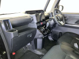 見通しのよいすっきりとした視界で、誰でも運転しやすいです。運転のしやすさは疲れにくさにも繋がりますよ♪