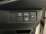 【パーキングセンサー】駐車や出庫時にクルマの前後の障害を検知し、音とディスプレイでお知らせします。