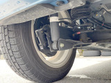 お車を安心してお乗りいただく為には、足回りの定期点検が欠かせません。サービスサポート(有償保証)では無料点検もご提供しており、安心のカーライフをお過ごしいただけるサポート体制が整っています。