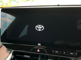 【メーカー純正ナビ】インテリアに溶け込むスタイリッシュな「専用設計」メーカーナビを装備♪視認性や操作性など基本性能にも優れ、より上質なカーライフをお楽しみいただけます。