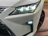 【三眼LEDヘッドライト】スタイリッシュな見た目の三眼LEDヘッドライトを装備♪スタイルだけでなく、夜間の走行も視界良好で安心してお乗りいただけます。