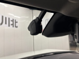 バックギアに入れるだけで自動でリヤカメラに切り替わります!車庫入れやバックが苦手な方にオススメ!