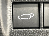 【パワーバックドア】スマートキーや運転席のボタンを押すだけでリアゲートが自動で開閉します!荷物を持っている時や、高い位置にあるバックドアを閉める際に便利な機能です♪