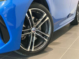 BMW純正アロイホイールはモデルやパッケージに合わせてデザインされています。洗練されたデザインで、足元の個性を引き立てます。