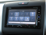 ナビゲーションは純正メモリーナビ(VXM-194VFi)を装着しております。AM、FM、CD、DVD再生、Bluetooth、フルセグTVがご使用いただけます。初めて訪れた場所でも安心ですね!