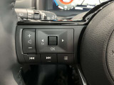 ステアリングスイッチ搭載!ハンドルひとつで手を離さなくても運転中視線をそらさなくても操作が出来て便利です♪