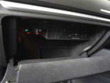 ご納車前に行います点検100項目におきまして、専用のテスターやツールを用いて細かな診断を行います。