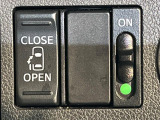 【パワースライドドア】スマートキーや運転席のスイッチでスライドドアの開閉が可能♪電動だから力を入れてドアを開ける必要が無く、小さいお子様でも、重い荷物を持っている時もラクに開け閉めできます♪