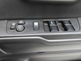 電動格納のミラーが装備されております!